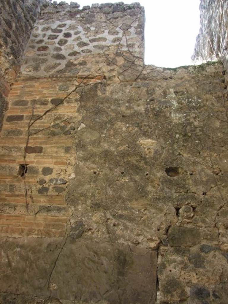 VII.2.18 Pompeii. October 2017. 
North-west corner of atrium, doorway to room 8 on left, and room 9 on right.
Foto Taylor Lauritsen, ERC Grant 681269 DÉCOR.
