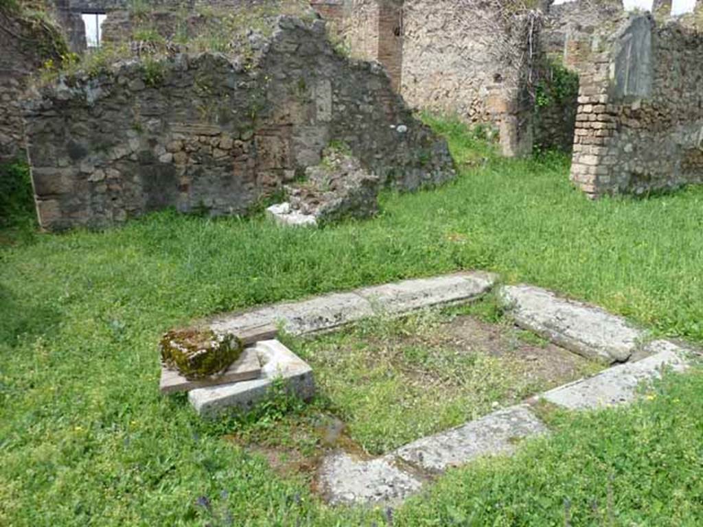 VII.2.35 Pompeii. May 2010. Looking north-west across atrium from near kitchen.