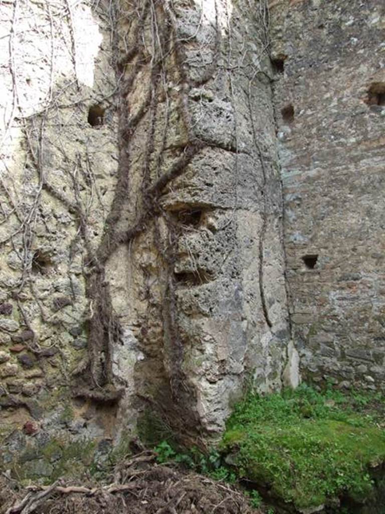 VII.3.4 Pompeii. March 2009. South east corner of kitchen.