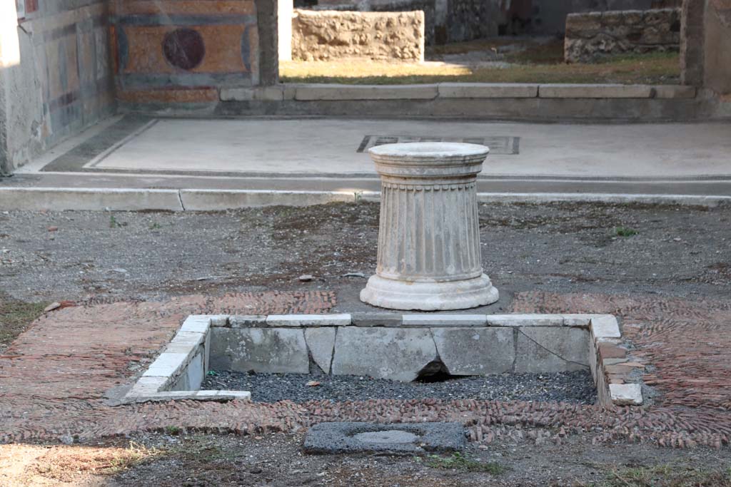 VII.4.48 Pompeii. September 2021. Room 2, looking south across impluvium in atrium. Photo courtesy of Klaus Heese. 