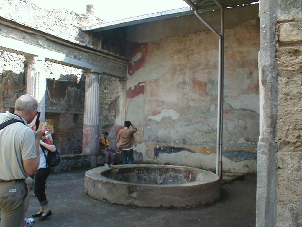 VII.4.48 Pompeii. May 2005. Peristyle, looking south-east.