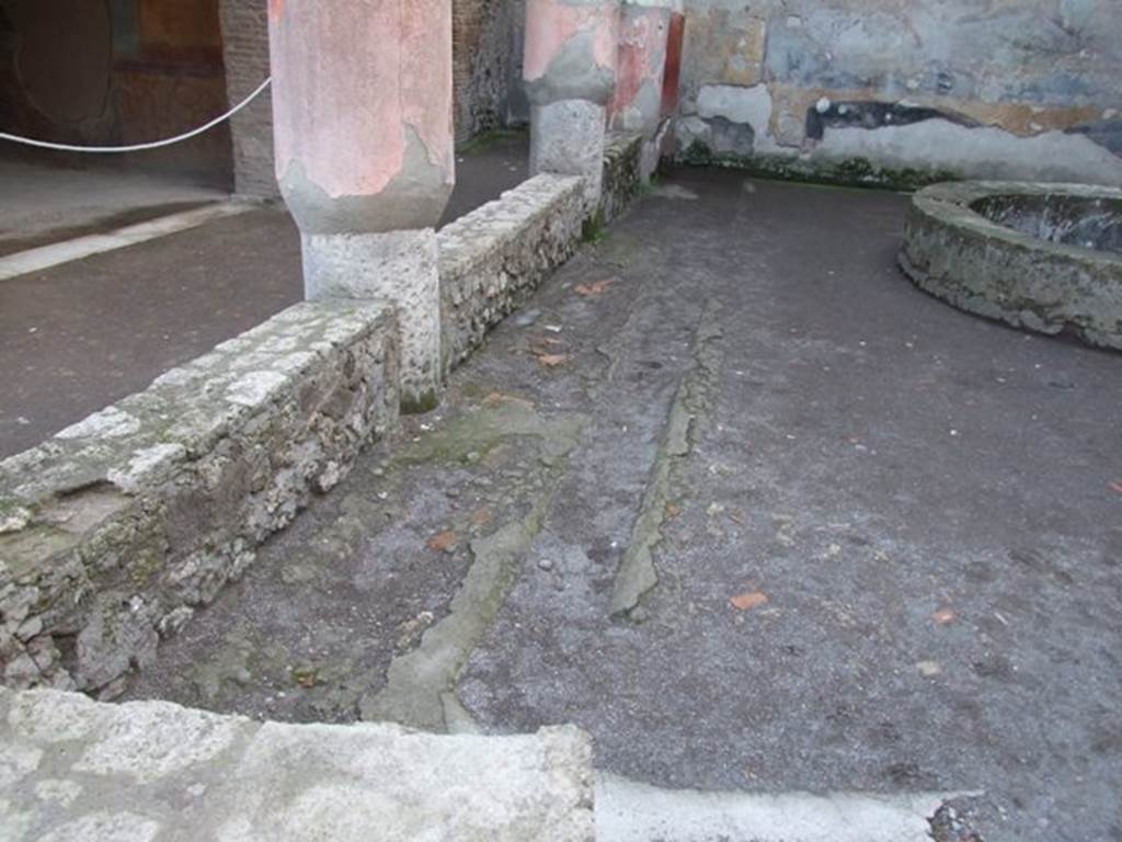 VII.4.48 Pompeii. December 2007. Peristyle, looking south along east side.