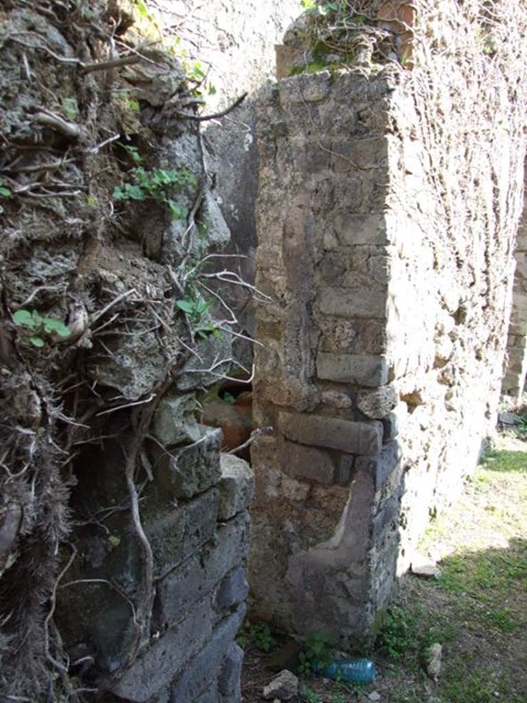 VII.4.56 Pompeii.  March 2009.  Doorway to Room 8.