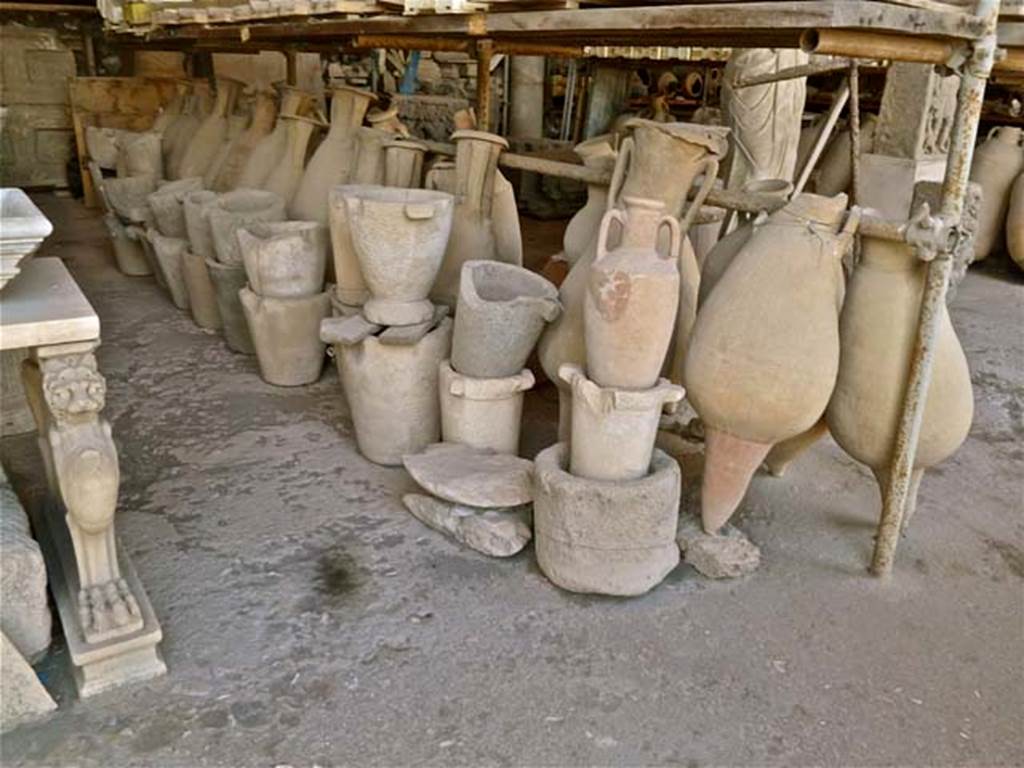 VII.7.29 Pompeii. May 2011. Terracotta items in storage. Photo courtesy of Michael Binns.