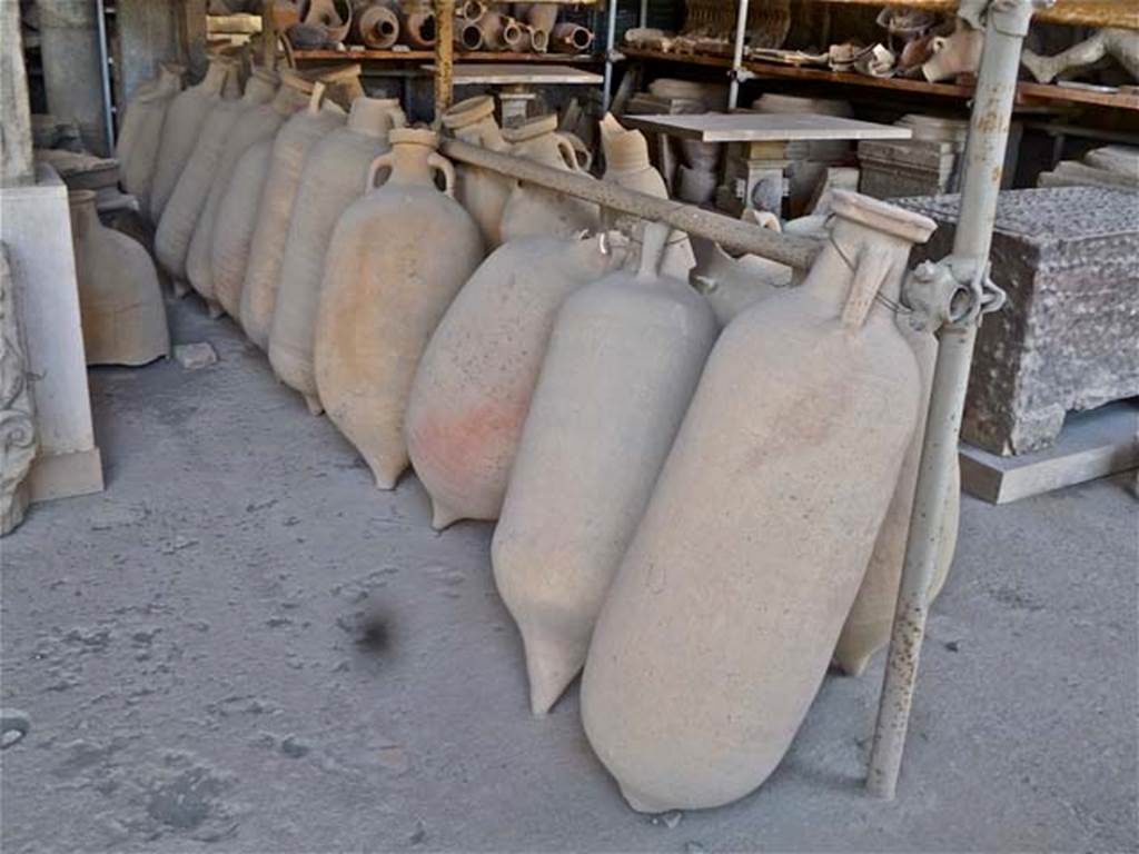 VII.7.29 Pompeii. May 2011. Amphorae in storage. Photo courtesy of Michael Binns.