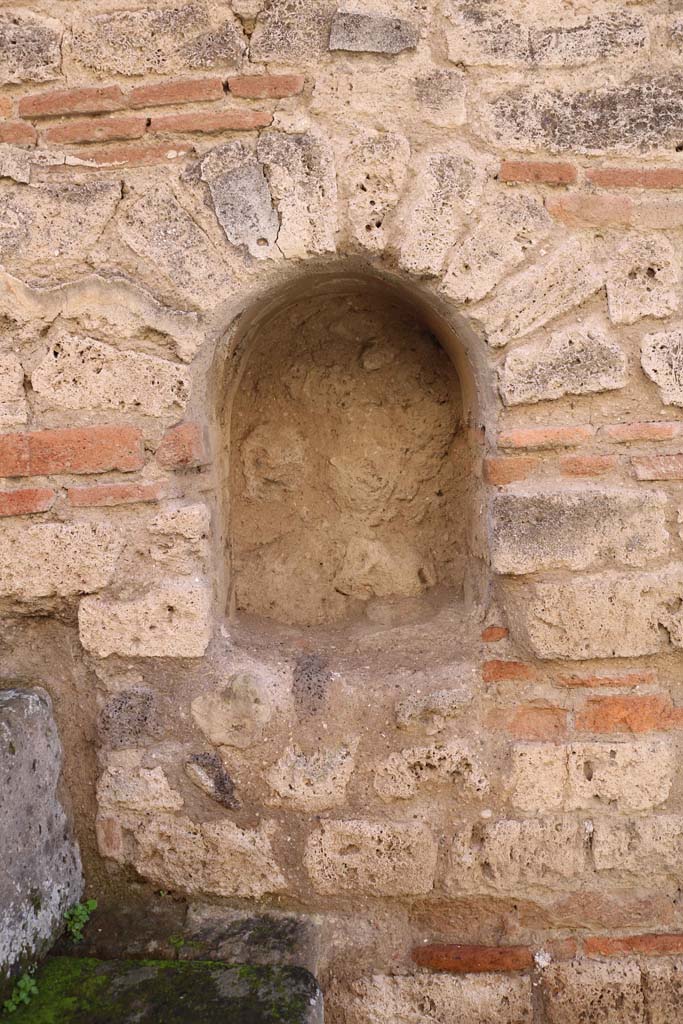 VII.8 Pompeii Forum. December 2018. 
Niche of street shrine on outside north wall of Forum. Photo courtesy of Aude Durand.
