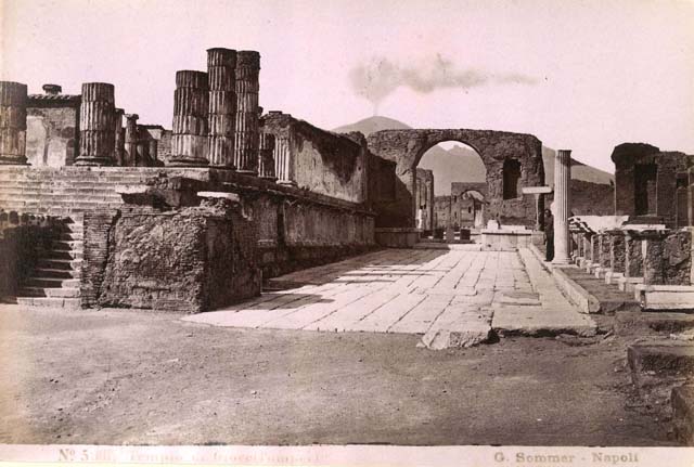 VII.8 Pompeii Forum. 1932. East side of north end of the Forum and Temple of Iovis, and Arch of Nero.  Photo taken during a shore-visit from the ship Resolute’s world cruise in 1932.
Photo courtesy of Rick Bauer.
