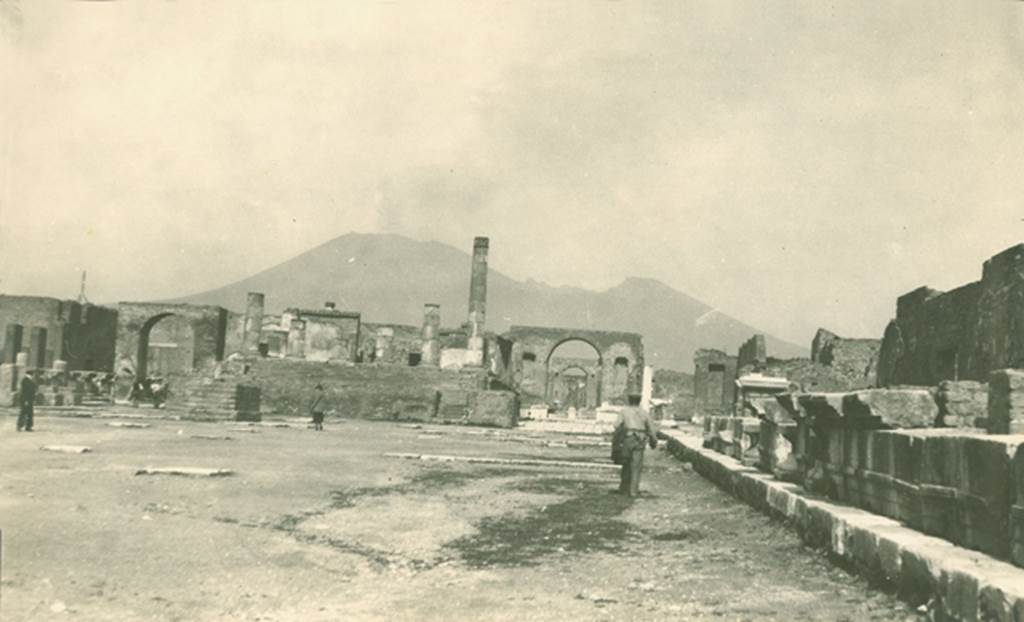 VII.8 Pompeii Forum. Undated photograph. Looking north along east side. Photo courtesy of Rick Bauer.
