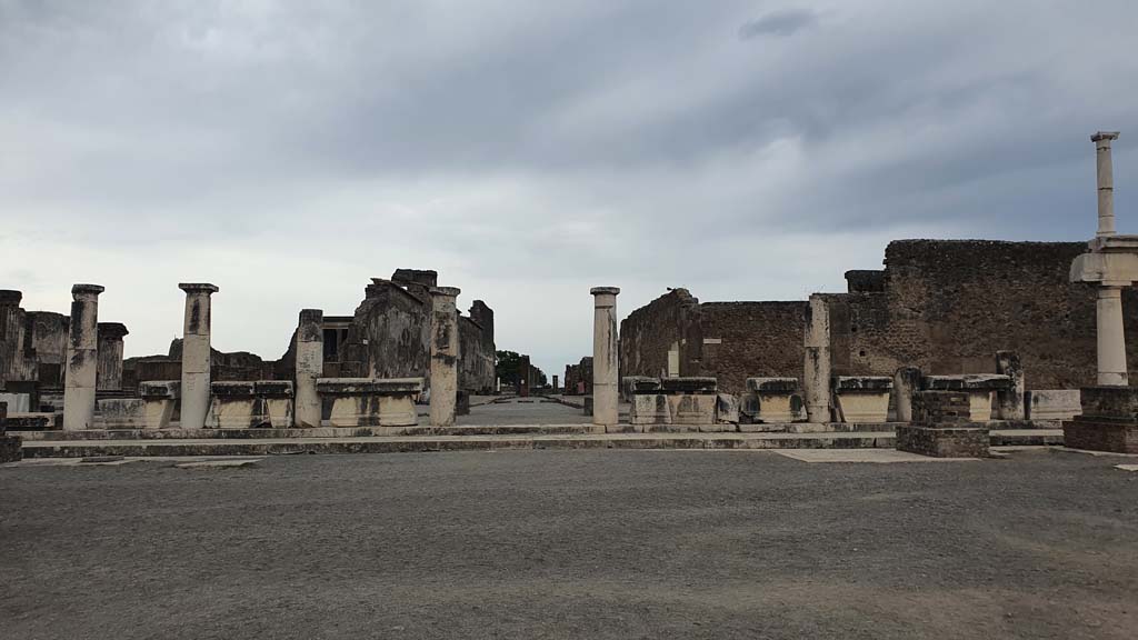 VII.8 Pompeii Forum. August 2021. Looking west towards entrance/exit from the Forum, into Via Marina.
Foto Annette Haug, ERC Grant 681269 DÉCOR.
