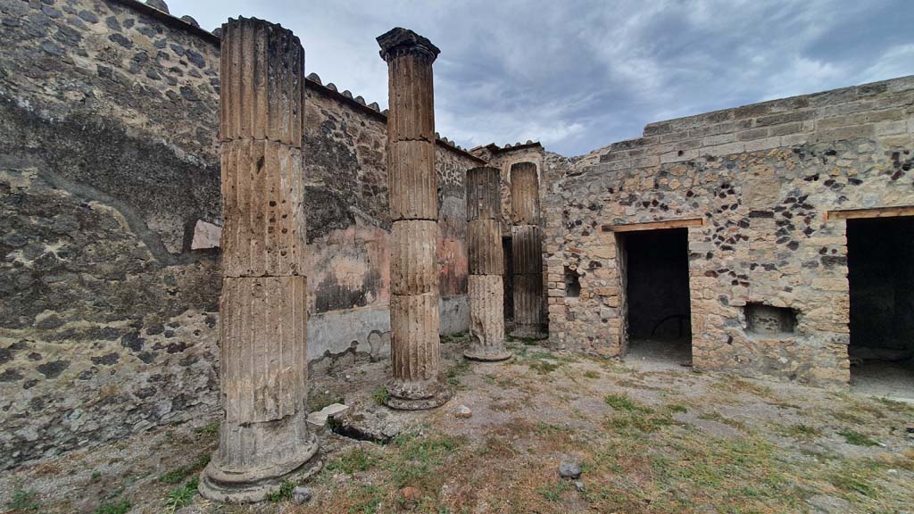 VII.8.01 Pompeii. September 2018. Doorway threshold of central room near north wall. 
Foto Anne Kleineberg, ERC Grant 681269 DÉCOR
