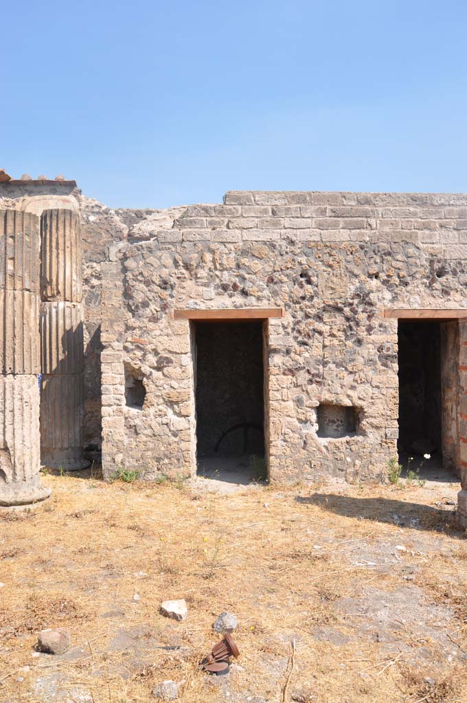 VII.8.01 Pompeii. September 2018. Recess in north wall between two doorways. 
Foto Anne Kleineberg, ERC Grant 681269 DÉCOR.
