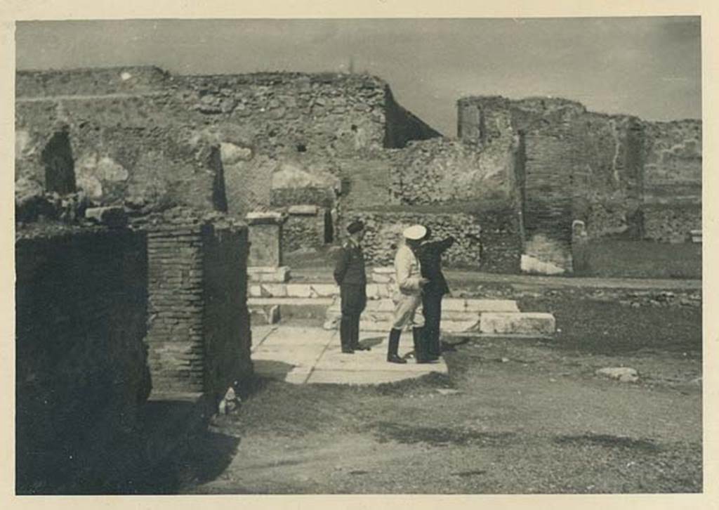 VII.9.3 Pompeii, on right. 4th October 1937.  Looking east across north end of forum, near Temple of Jupiter, on left. Photo courtesy of Rick Bauer.

