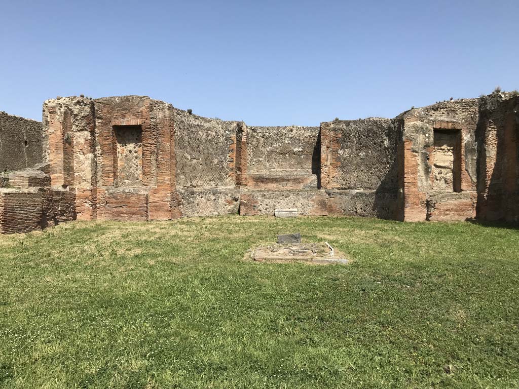 VII.9.3 Pompeii. August 2021. Looking east from Forum.
Foto Annette Haug, ERC Grant 681269 DÉCOR.

