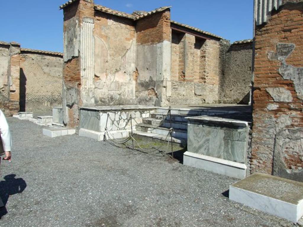 VII.9.7 and VII.9.8 Pompeii. Macellum. March 2009. Two rooms in north east corner.