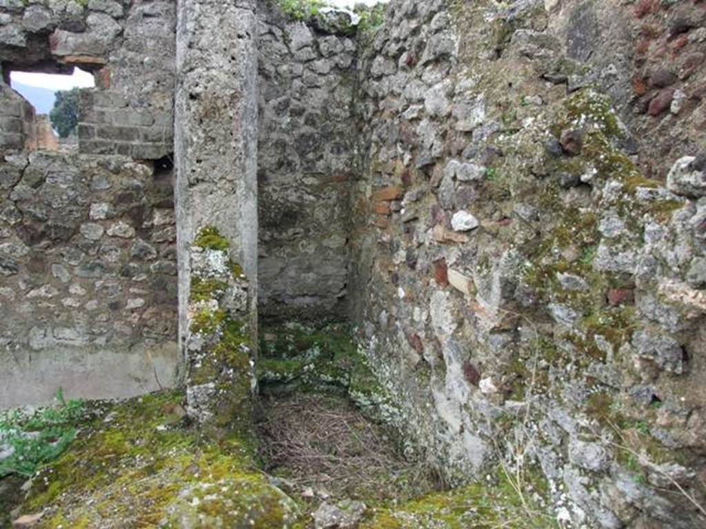 VII.9.47 Pompeii.  March 2009.  Room 14.  Latrine

