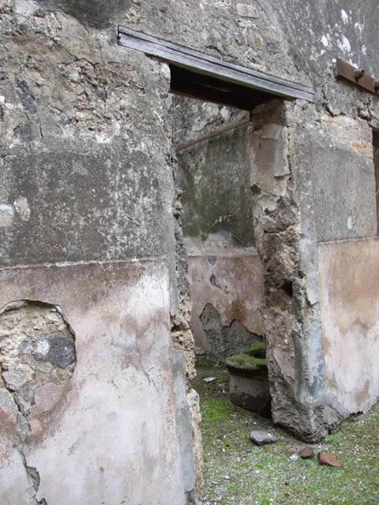 VII.11.14 Pompeii. March 2009. Doorway to room 12, cubiculum.