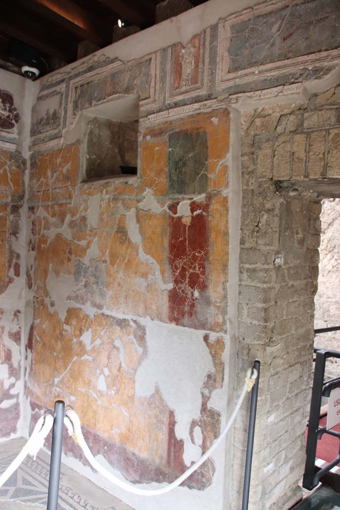 VII.16.a Pompeii. October 2020. Room 1, east wall and doorway to room 3. Photo courtesy of Klaus Heese.