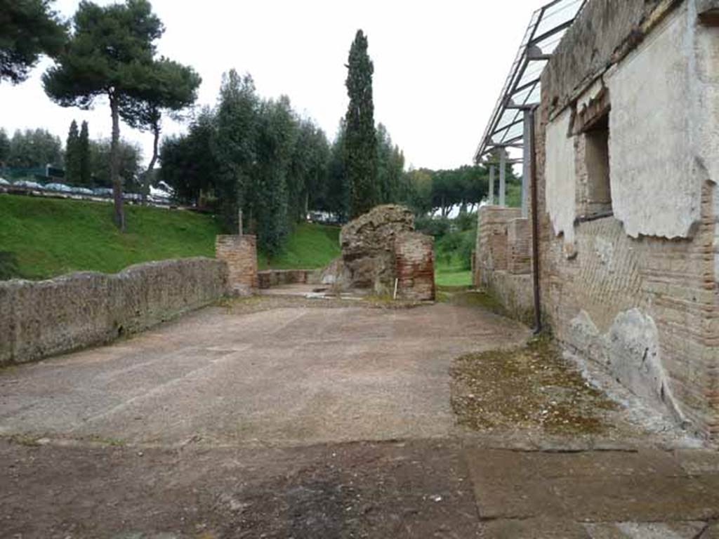 VII.16.a Pompeii. May 2010. Looking north from courtyard c.