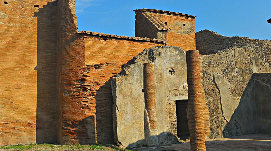 VIII.2.13 Pompeii. 2017/2018/2019
Looking north-east across peristyle garden towards doorway linking to VIII.2.12. Photo courtesy of Giuseppe Ciaramella.
