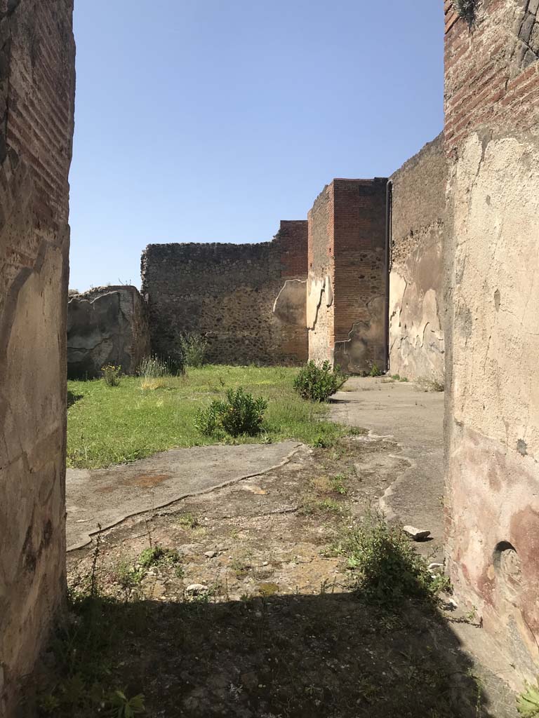 VIII.2.18 Pompeii. April 2019. Looking west from entrance corridor. Photo courtesy of Rick Bauer.