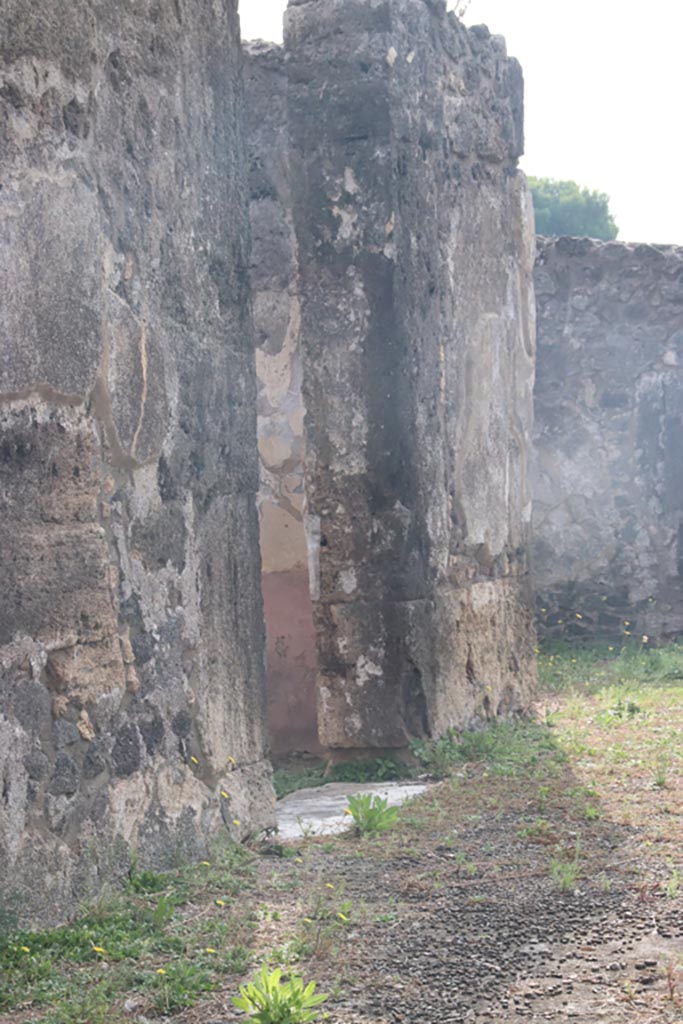 VIII.2.34 Pompeii. October 2023. 
Doorway to room ‘g’ on east side of atrium. Photo courtesy of Klaus Heese.
