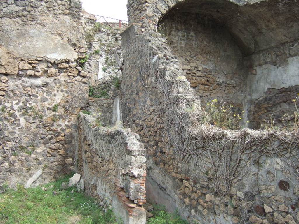 VIII.2.34 Pompeii. May 2006. Room ‘8’ on left, small room ‘9’ between, and room ‘10’ a vaulted triclinium on east side of lower level, on right.