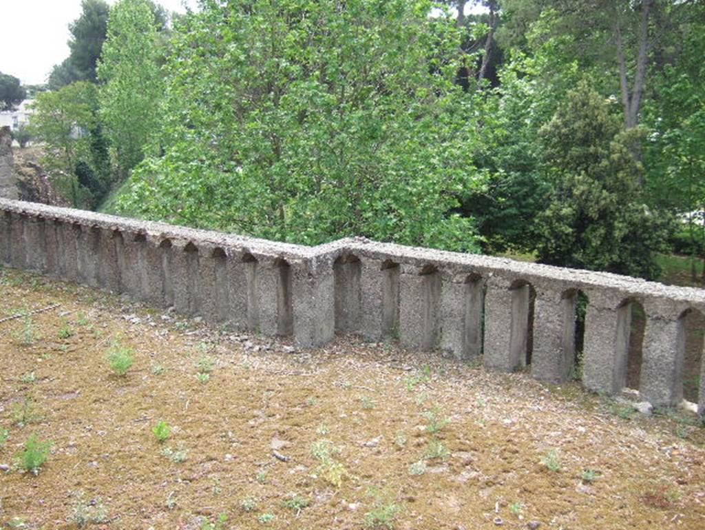 VIII.2.34 Pompeii. May 2006. Looking south across terrace ‘12’.