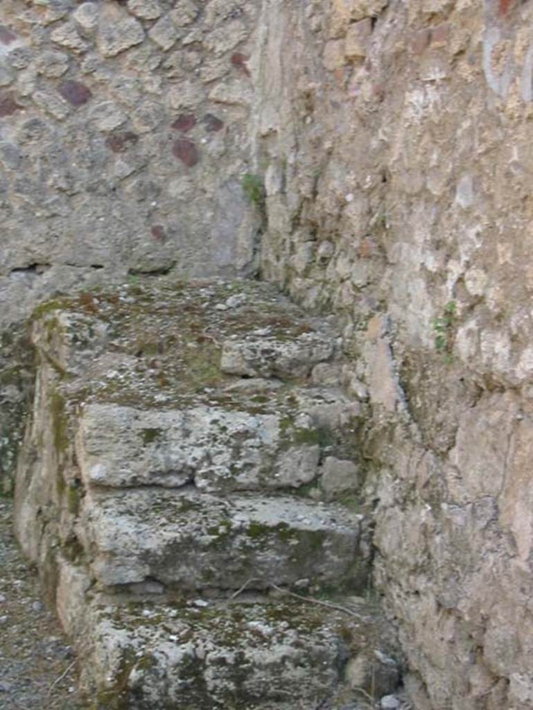 VIII.2.35 Pompeii. May 2003. Steps in south-west corner. Photo courtesy of Nicolas Monteix.