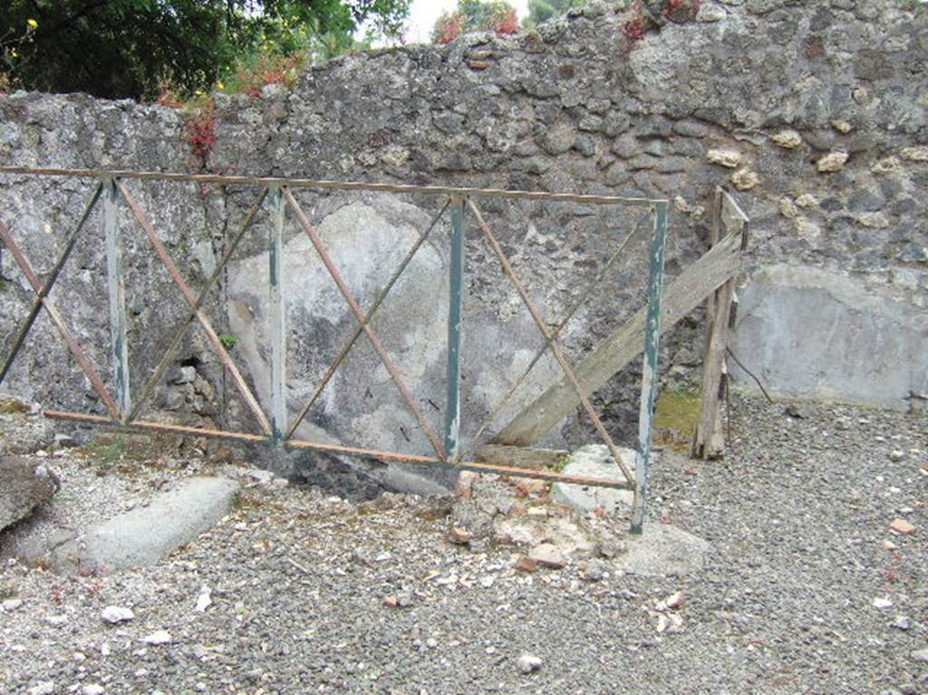 VIII.2.39 Pompeii. May 2006.  Room u, Stairs to lower levels.