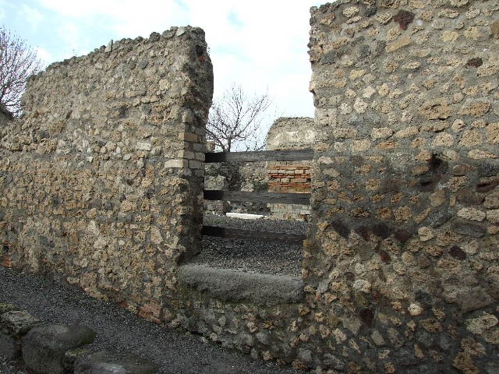 VIII.3.15 Pompeii. December 2004. Entrance.