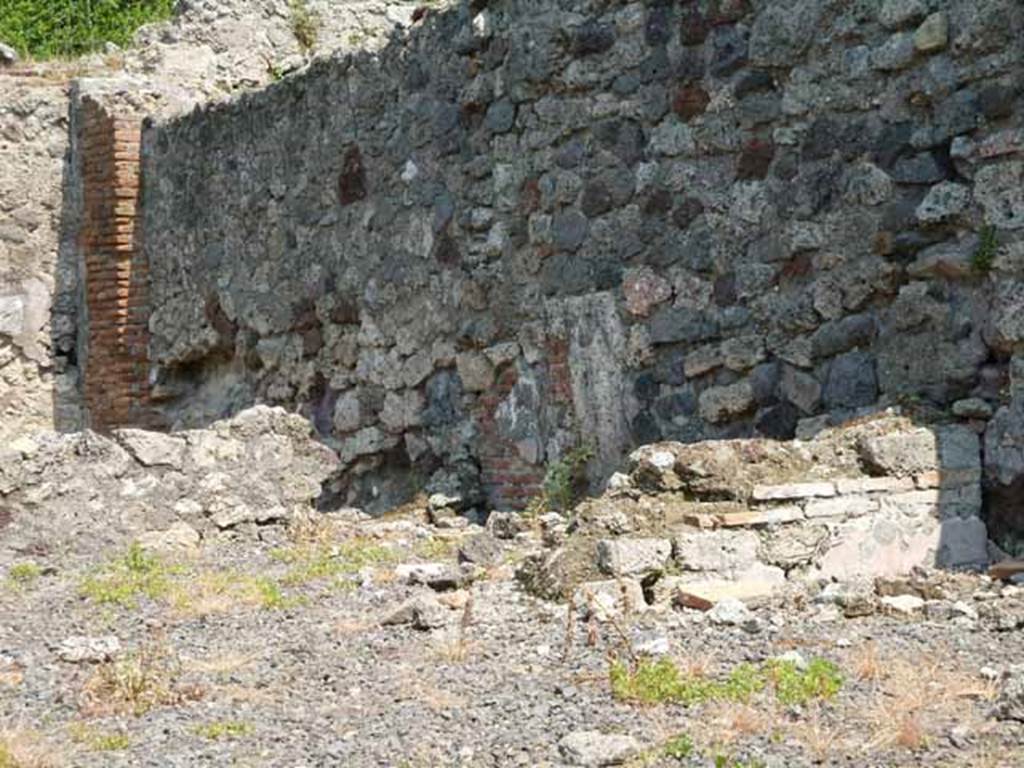 VIII.3.15 Pompeii. May 2010.  East wall in garden area.