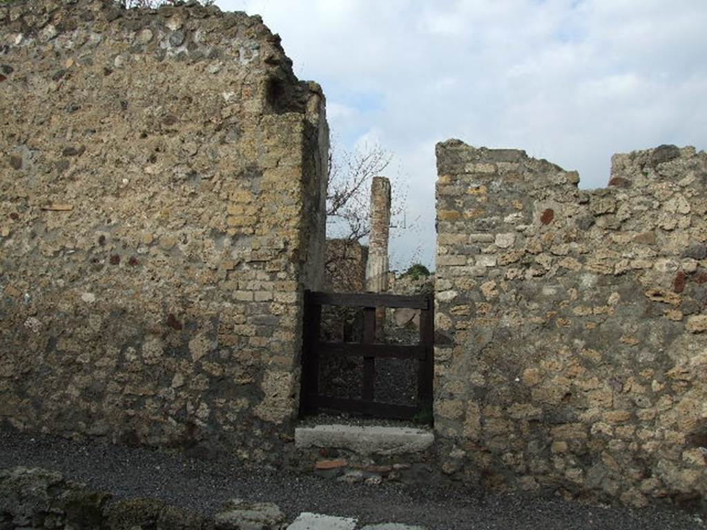 VIII.3.16 Pompeii. December 2004. Entrance.