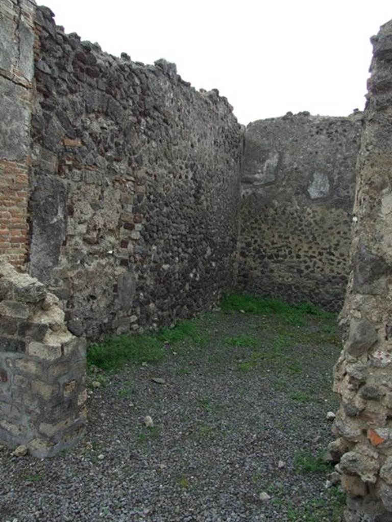 VIII.3.27 Pompeii. December 2007. 
Large oecus, or triclinium on south side of garden. Looking towards south-east corner. 
