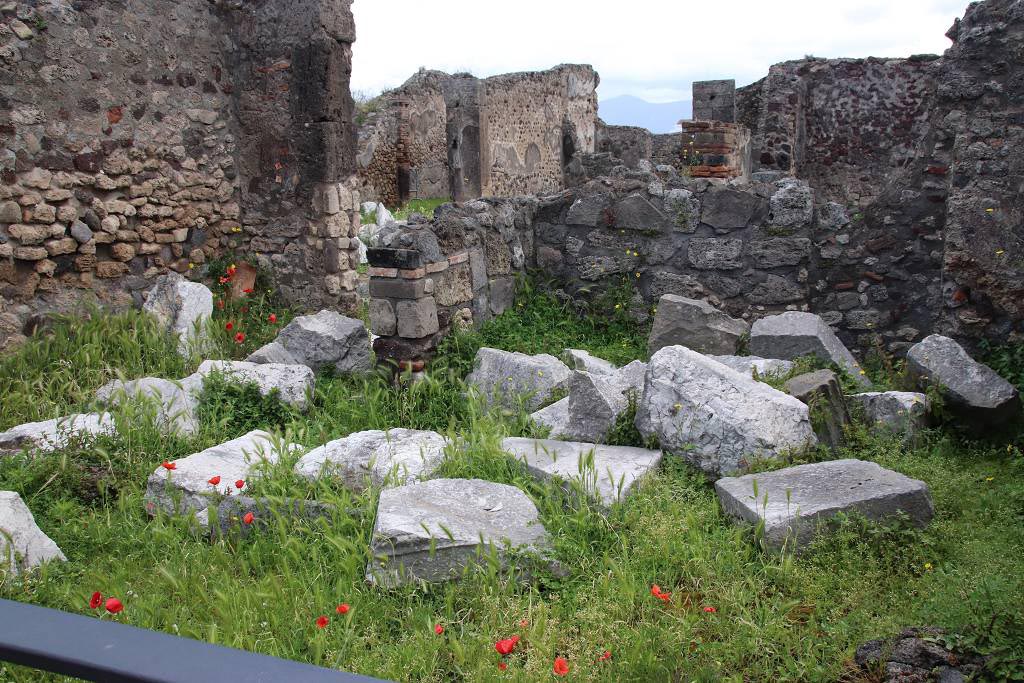 VIII.3.30 Pompeii. May 2024. Looking east from entrance doorway towards area of stairs to upper floor. 
The stairs would have been enclosed in a small room, at its rear would have been a small room, with a doorway to a room (on left) with a doorway at its east end into the atrium of VIII.3.31. Photo courtesy of Klaus Heese.
