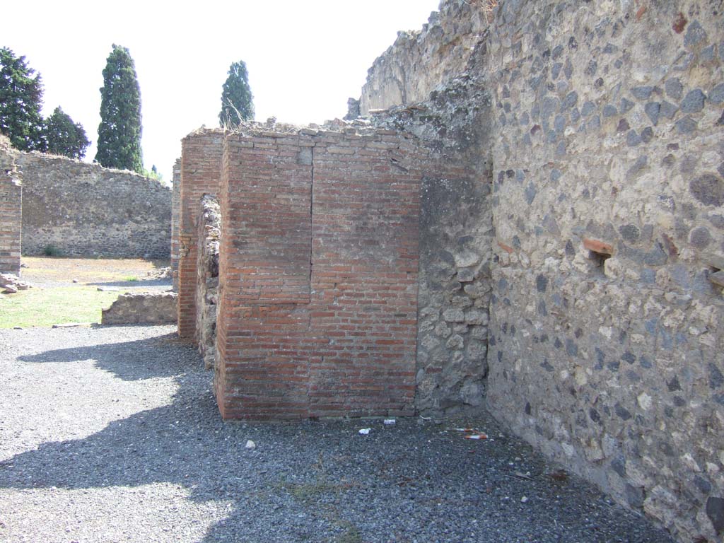 VIII.4.12 Pompeii. September 2005. West side of atrium.