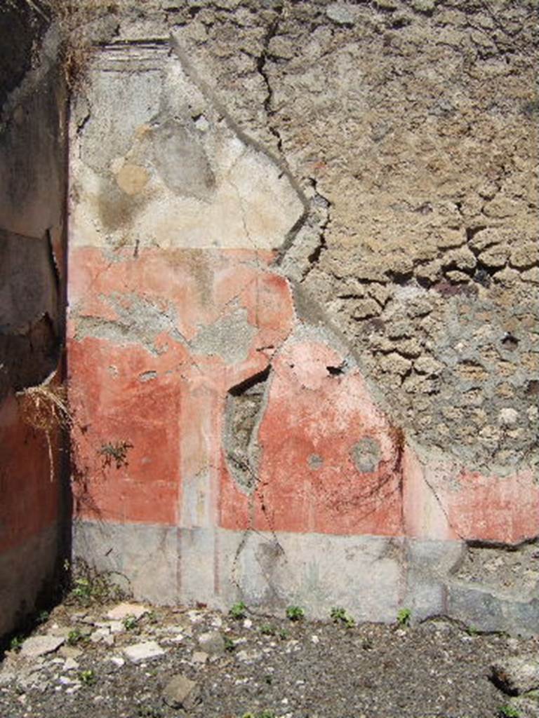 VIII.5.39 Pompeii. September 2005. Room 8, north-west corner.