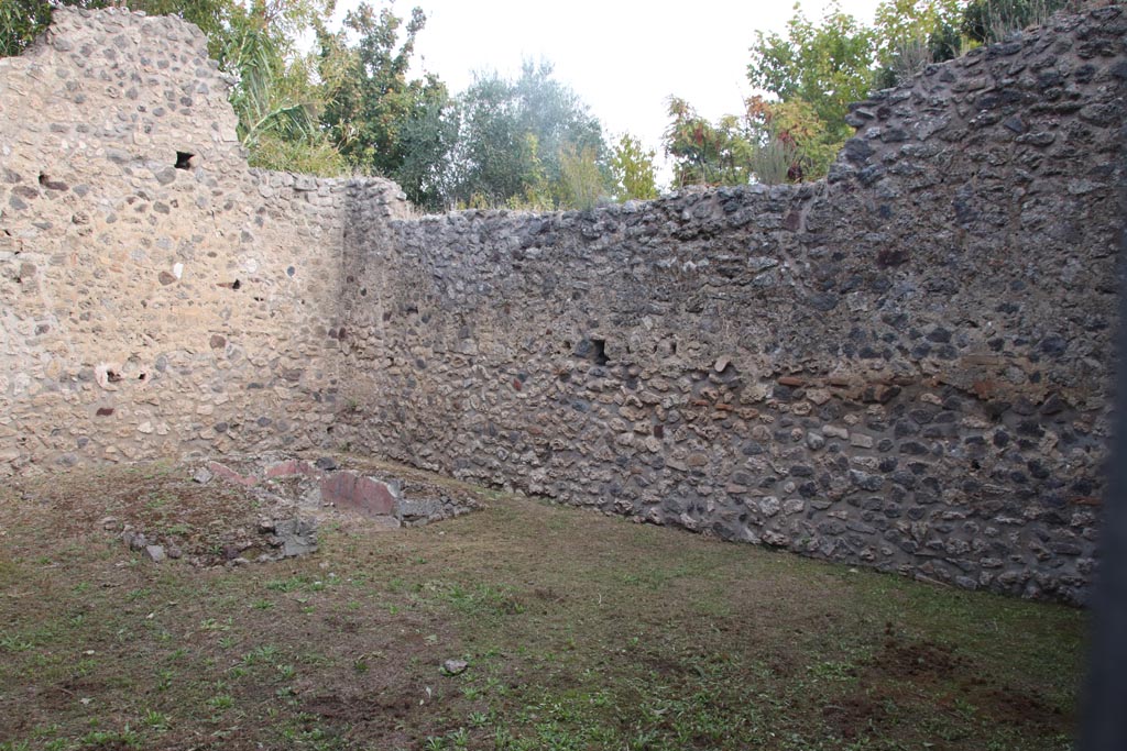 VIII.5.39 Pompeii. October 2023. 
Room 1, looking towards north-east corner with remains of summer triclinium. Photo courtesy of Klaus Heese.
