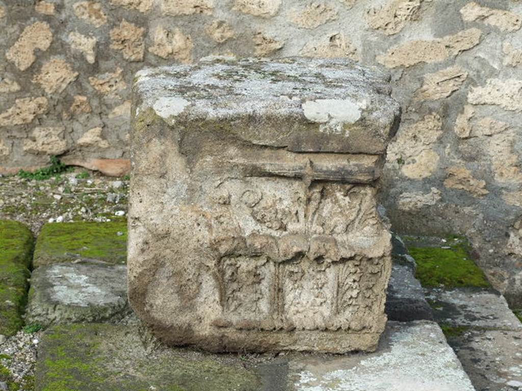 VIII.7.25 Pompeii. December 2006.  Capital on podium.