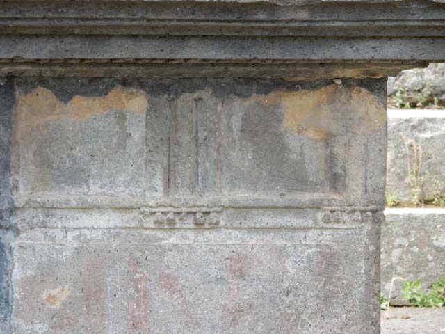 VIII.7.25 Pompeii. May 2017. Detail of east side of altar. Photo courtesy of Buzz Ferebee.