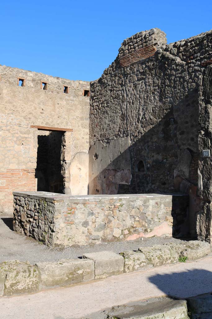 IX.1.16 Pompeii. December 2018. Looking north-east towards counter. Photo courtesy of Aude Durand.