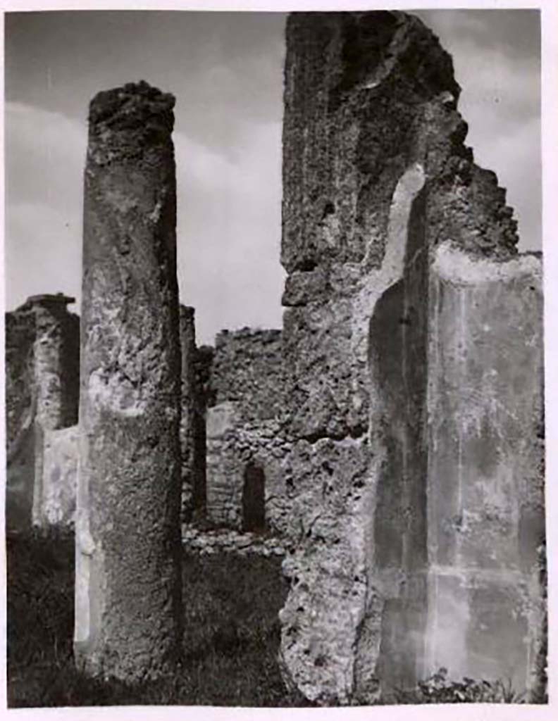 IX.2.17 Pompeii. Pre-1943. Photo by Tatiana Warscher.
Room 8, painted wall decoration in north-west corner of triclinium, looking across east portico of room 9, garden area.
See Warscher, T. Codex Topographicus Pompeianus, IX.2. (1943), Swedish Institute, Rome. (no.91.), p. 172.
