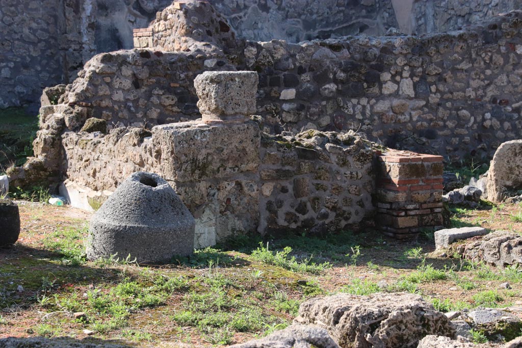 IX.3.21 Pompeii. October 2022. Looking west. Photo courtesy of Klaus Heese. 