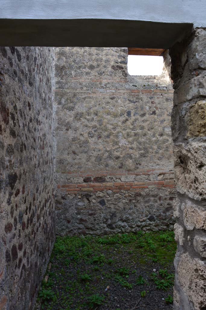 IX.5.2 Pompeii. March 2017. Doorway to room n, looking west from corridor m, 
Foto Christian Beck, ERC Grant 681269 DCOR.

