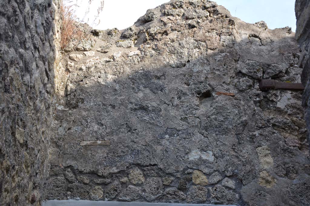 IX.5.2 Pompeii. May 2017. Corridor m, south wall above doorway leading into peristyle p.
Foto Christian Beck, ERC Grant 681269 DCOR.
