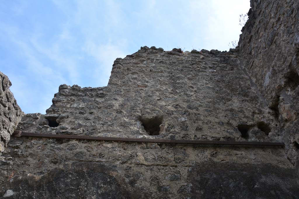 IX.5.2 Pompeii. May 2017. Room r, upper south wall. 
Foto Christian Beck, ERC Grant 681269 DCOR.
