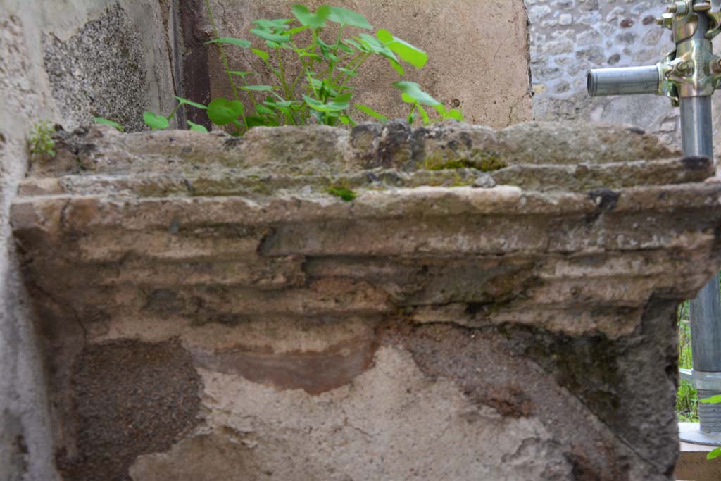 IX.5.2 Pompeii. March 2017. Room w, looking south to north side of altar.
Foto Christian Beck, ERC Grant 681269 DCOR.

