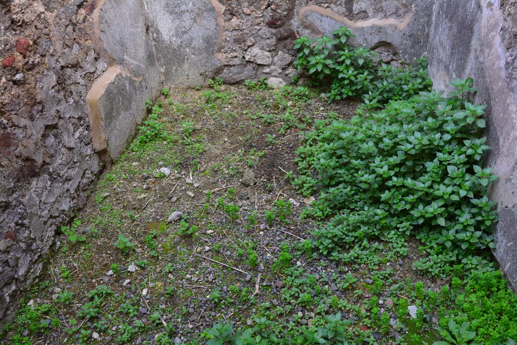 IX.5.2 Pompeii. March 2017. Room y, looking east across flooring.
Foto Christian Beck, ERC Grant 681269 DCOR.

