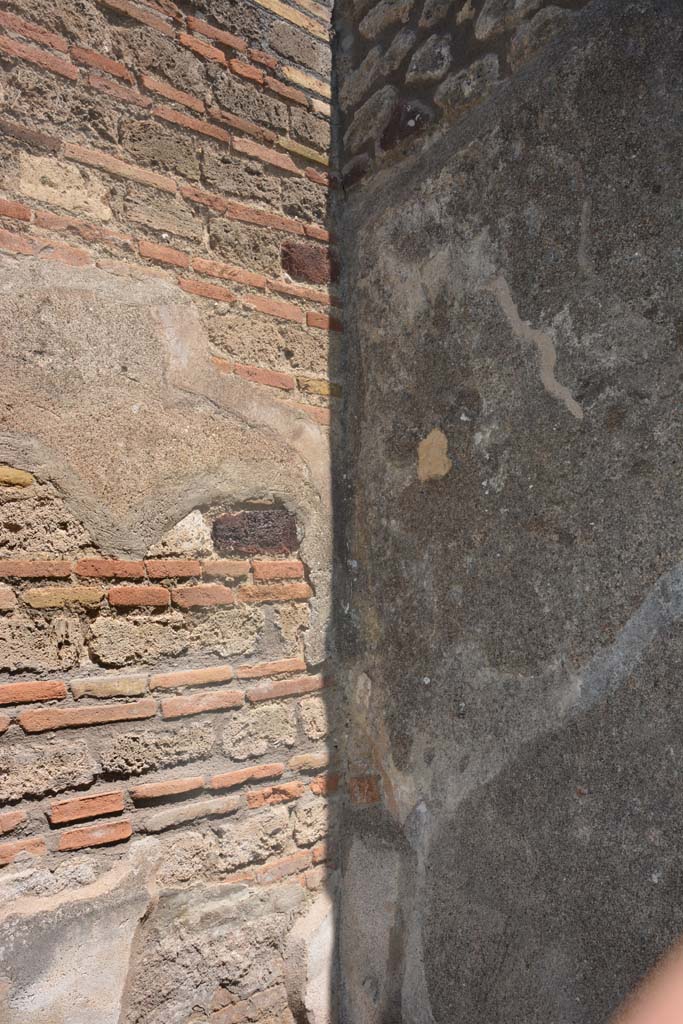 IX.5.2 Pompeii. May 2017. Room e, north-east corner.
Foto Christian Beck, ERC Grant 681269 DCOR.
