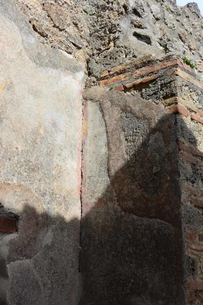 IX.5.2 Pompeii. March 2017. Room ‘f’, upper north-east corner.
Foto Christian Beck, ERC Grant 681269 DÉCOR.
