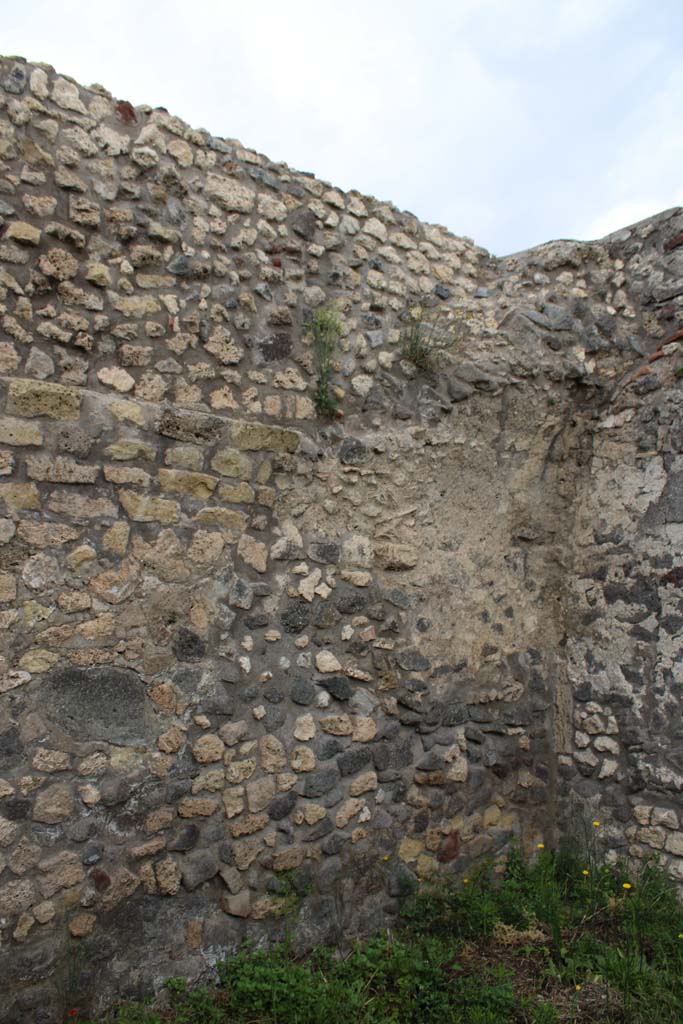 IX.5.4 Pompeii. March 2019. Room g, looking towards north wall and north-east corner.
Foto Christian Beck, ERC Grant 681269 DÉCOR.
